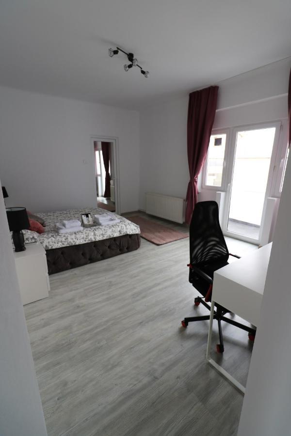 بوخارست Athenee Palace Apartment - Panoramic View Terrace & Balcony - Free Minibar المظهر الخارجي الصورة